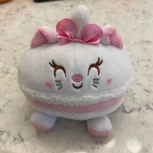 Disney munchling Marie macaron plush